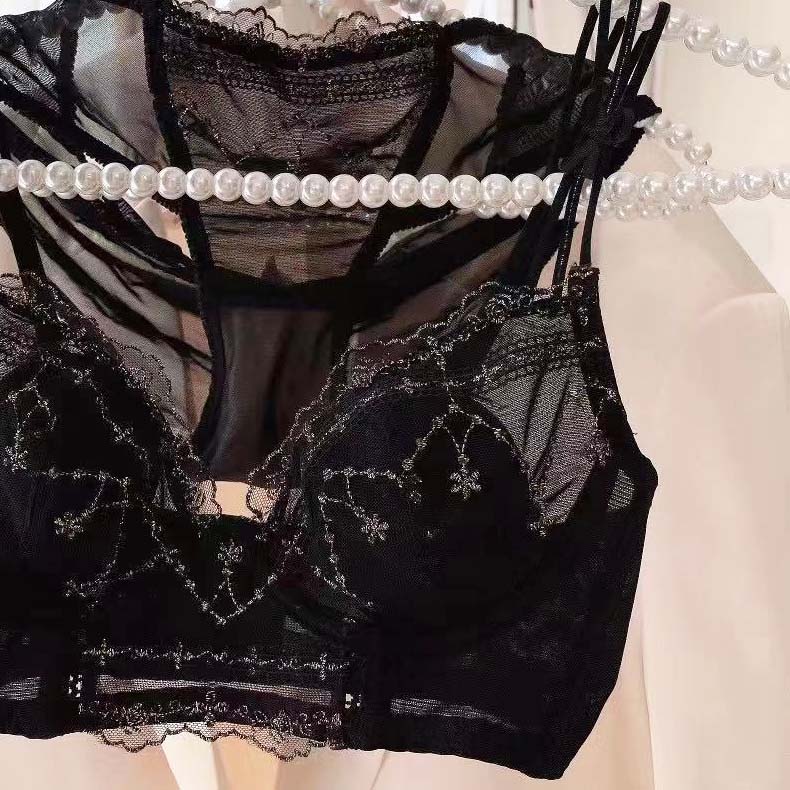 Beja Bra 無鋼圈蕾絲成套內衣 【深邃黑】